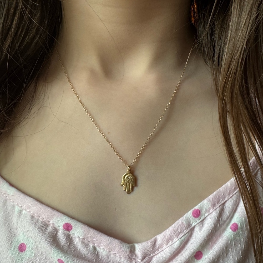 NWOT Victoria Cunningham Hamsa Crescent Moon Necklace - Picture 3 of 10